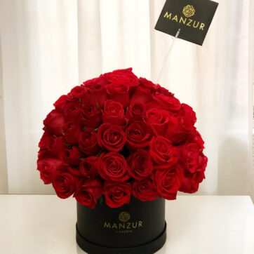 caja grande con rosas rojas