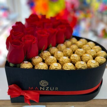 caja de corazon con rosas y chocolates